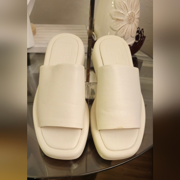 Dolce Vita Shoes - Dolce Vita Rosco Flat Sandals vorv Stella Size 8.5 (Condition Noted in Descript.